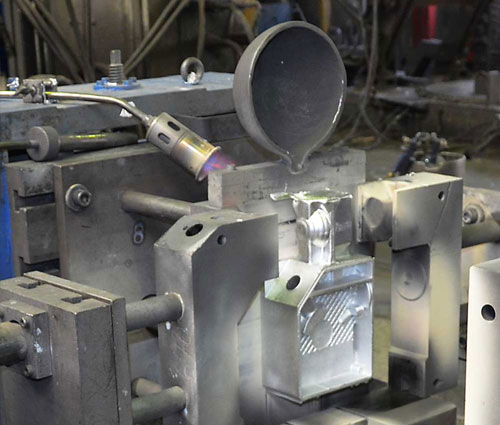 Gravity casting process with molten metal poured into mold